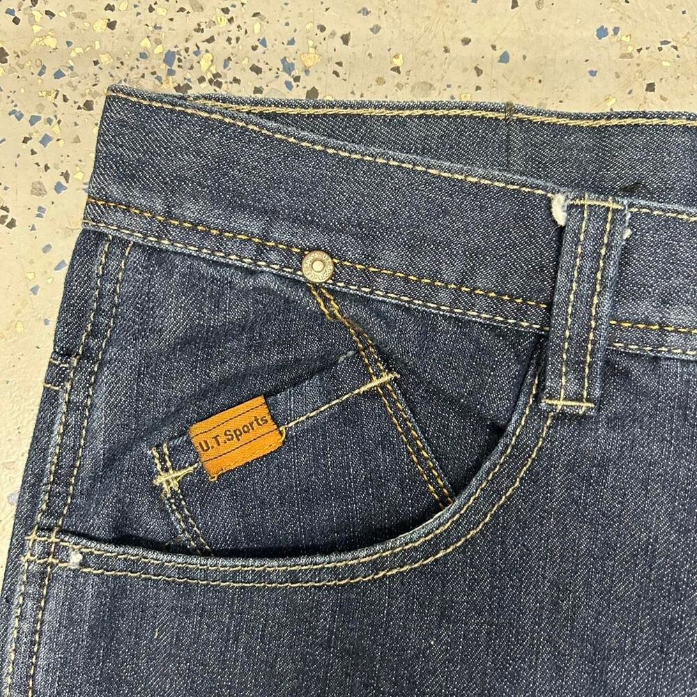 Y2K Dark wash UT Sports jeans with a relaxed fit - Picture 4 of 8